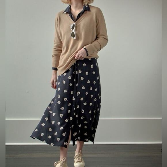 Vince Women's 100% Cashmere Sweater V Neck Pullover Tan Size Medium